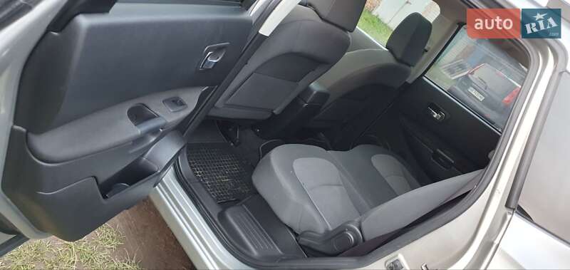 Позашляховик / Кросовер Nissan Qashqai+2 2009 в Козятині