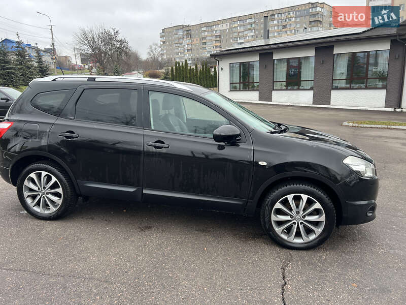 Позашляховик / Кросовер Nissan Qashqai+2 2010 в Рівному