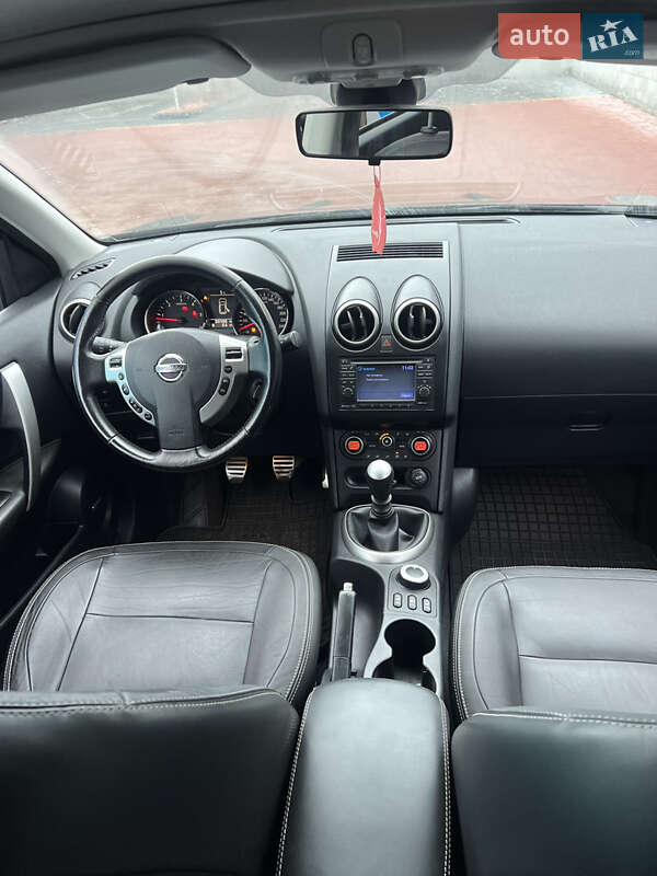 Позашляховик / Кросовер Nissan Qashqai+2 2010 в Рівному