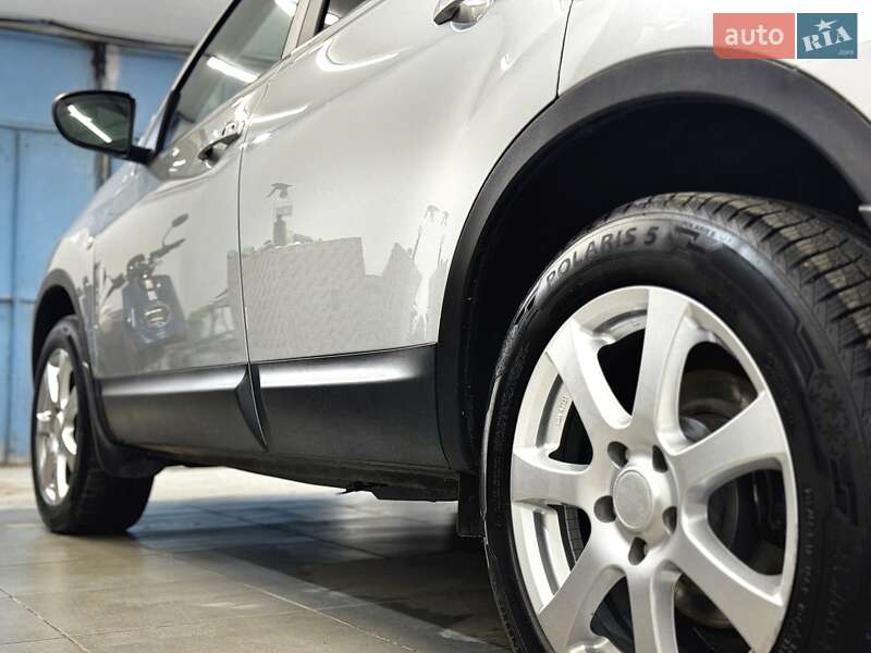 Позашляховик / Кросовер Nissan Qashqai+2 2010 в Стрию