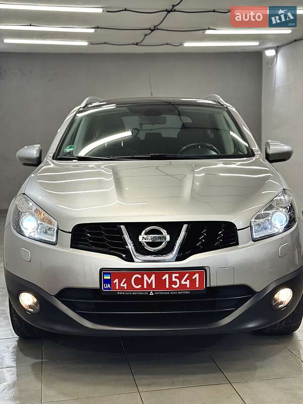Позашляховик / Кросовер Nissan Qashqai+2 2010 в Стрию