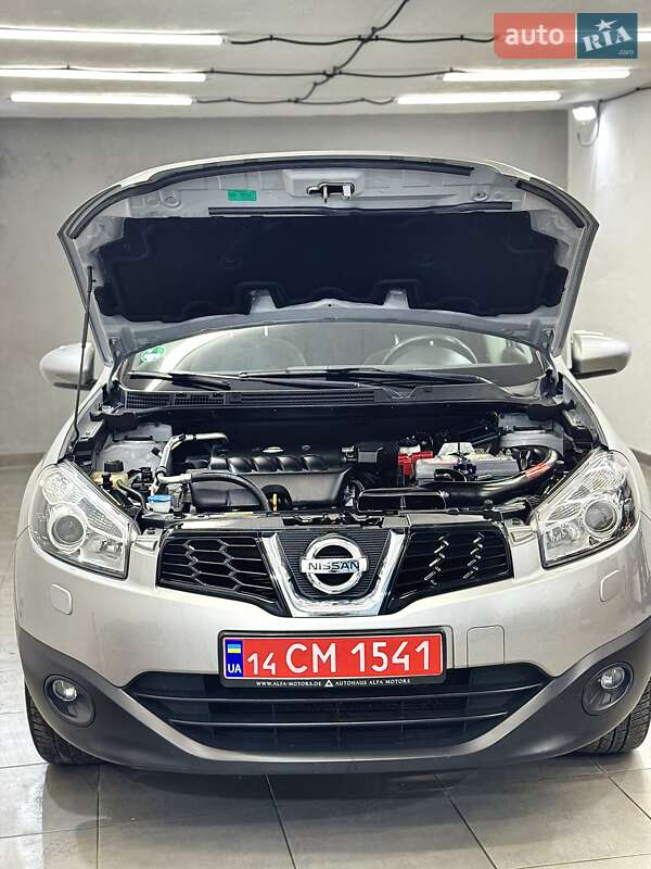 Позашляховик / Кросовер Nissan Qashqai+2 2010 в Стрию