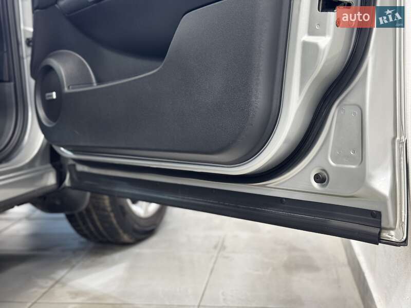 Позашляховик / Кросовер Nissan Qashqai+2 2010 в Стрию