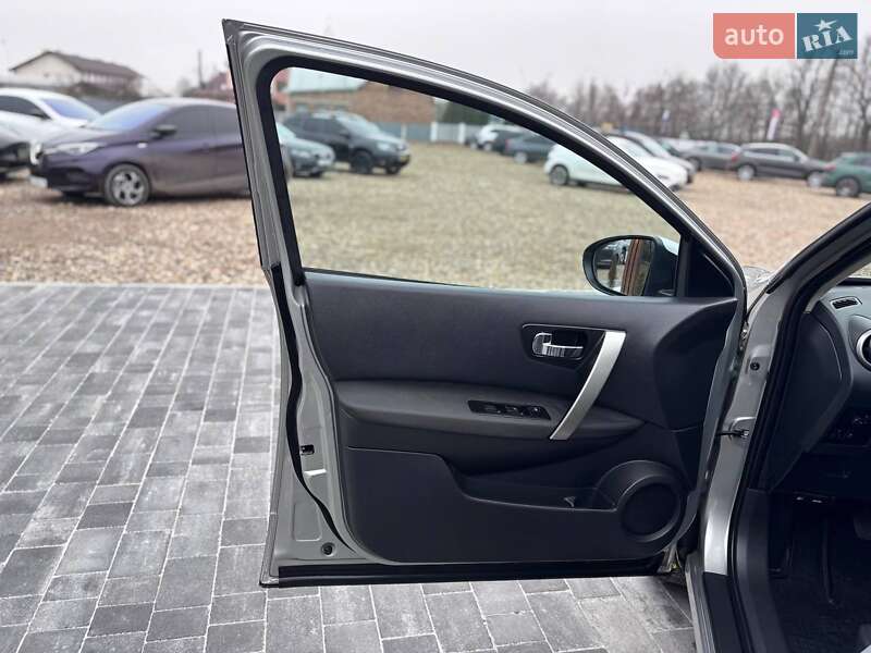 Позашляховик / Кросовер Nissan Qashqai+2 2010 в Коломиї