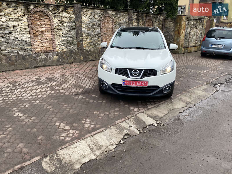 Позашляховик / Кросовер Nissan Qashqai+2 2012 в Нововолинську
