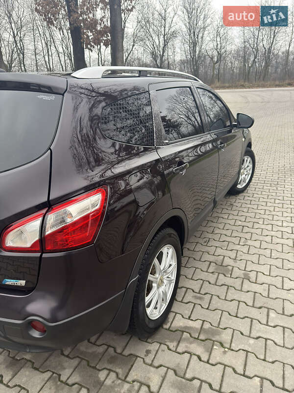 Позашляховик / Кросовер Nissan Qashqai+2 2012 в Чернівцях фото 14 Позашляховик / Кросовер Nissan Qashqai+2 2012 в Чернівцях
