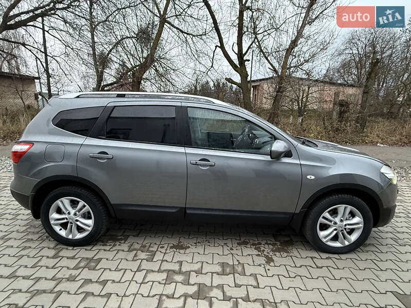 Позашляховик / Кросовер Nissan Qashqai+2 2010 в Млиніві фото 8 Позашляховик / Кросовер Nissan Qashqai+2 2010 в Млиніві