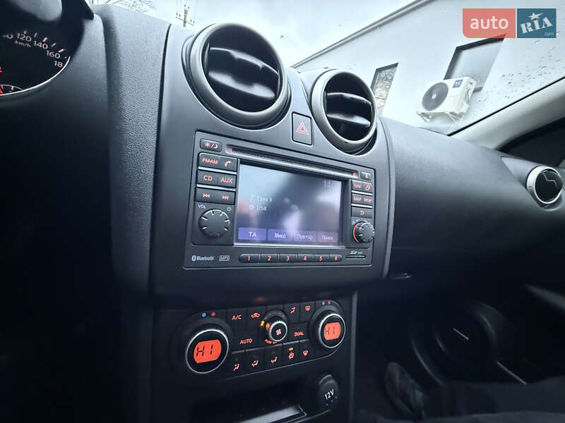 Позашляховик / Кросовер Nissan Qashqai+2 2010 в Млиніві фото 26 Позашляховик / Кросовер Nissan Qashqai+2 2010 в Млиніві