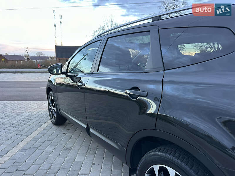 Позашляховик / Кросовер Nissan Qashqai+2 2011 в Вінниці