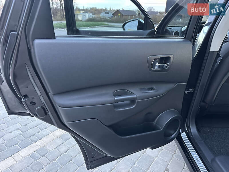 Позашляховик / Кросовер Nissan Qashqai+2 2011 в Вінниці