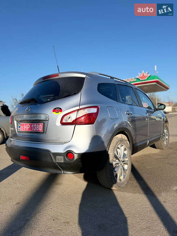 Внедорожник / Кроссовер Nissan Qashqai+2 2010 в Сумах