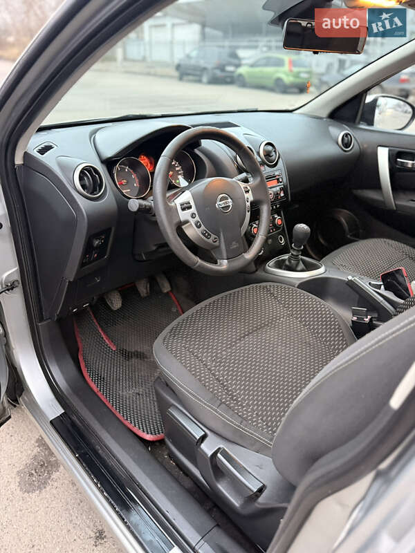 Позашляховик / Кросовер Nissan Qashqai+2 2008 в Києві