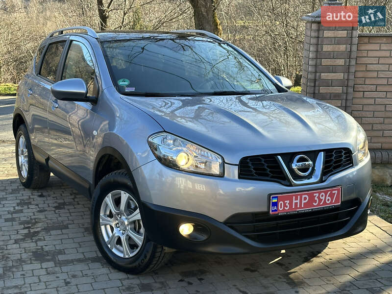 Nissan Qashqai+2 2011