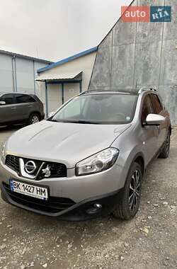 Позашляховик / Кросовер Nissan Qashqai+2 2012 в Рівному