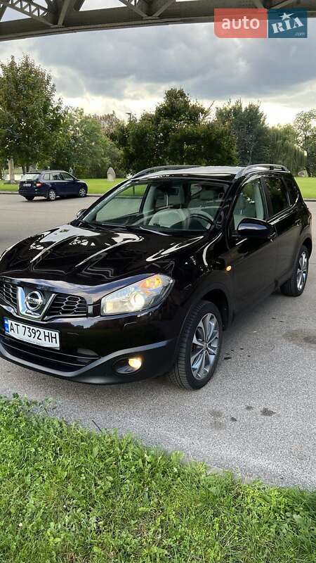 Внедорожник / Кроссовер Nissan Qashqai+2 2010 в Залещиках