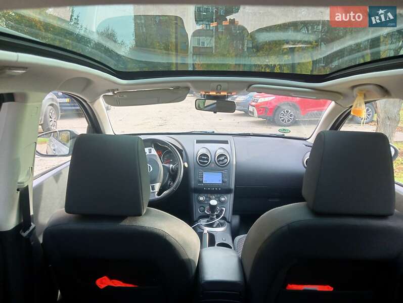 Внедорожник / Кроссовер Nissan Qashqai+2 2009 в Ужгороде