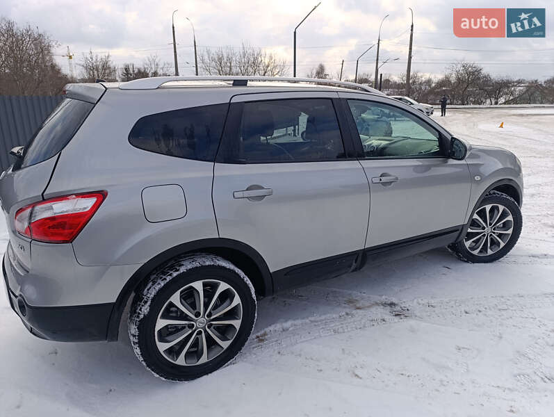 Внедорожник / Кроссовер Nissan Qashqai+2 2010 в Хмельницком