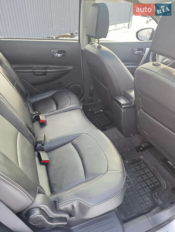 Внедорожник / Кроссовер Nissan Qashqai+2 2010 в Хмельницком