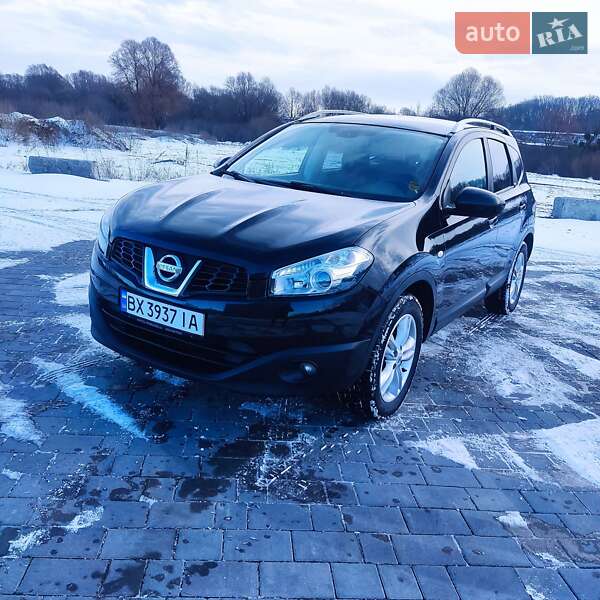 Nissan Qashqai+2 2010