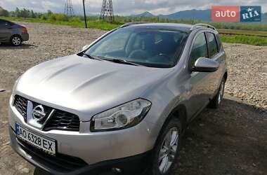 Позашляховик / Кросовер Nissan Qashqai+2 2010 в Хусті