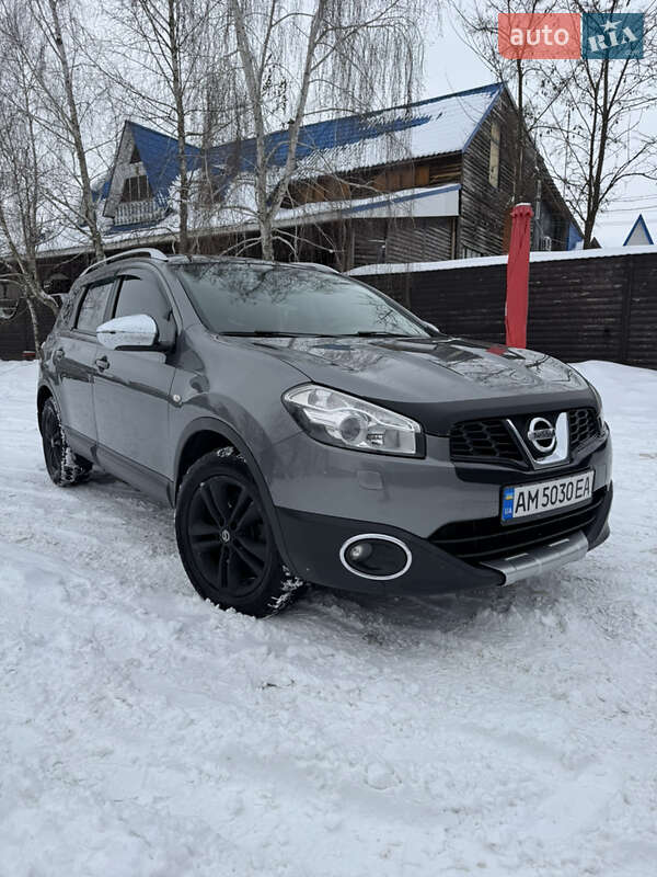 Nissan Qashqai+2 2011