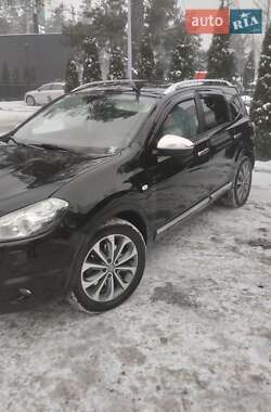 Внедорожник / Кроссовер Nissan Qashqai+2 2010 в Киеве
