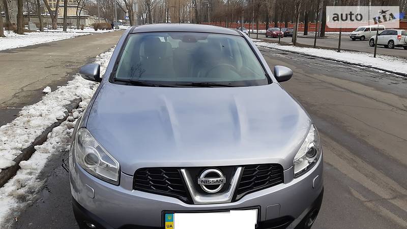 Позашляховик / Кросовер Nissan Qashqai 2010 в 