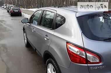 Позашляховик / Кросовер Nissan Qashqai 2010 в 