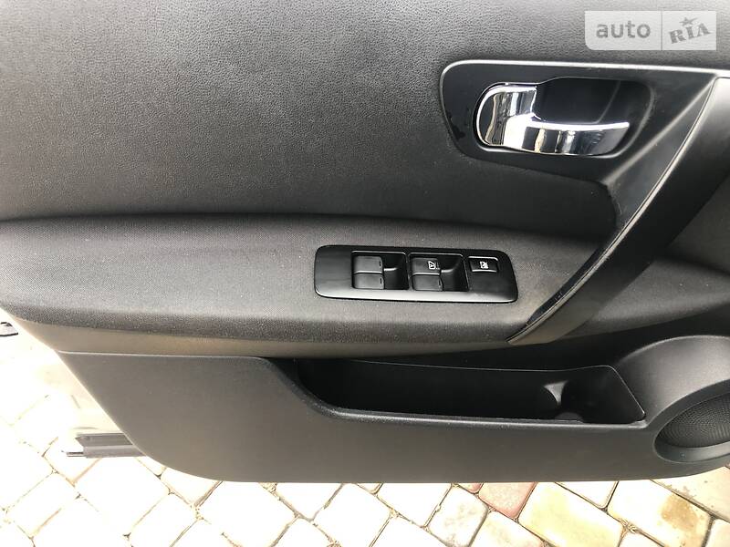 Позашляховик / Кросовер Nissan Qashqai 2008 в Луцьку