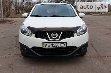 Позашляховик / Кросовер Nissan Qashqai 2013 в 