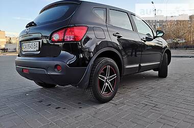 Позашляховик / Кросовер Nissan Qashqai 2009 в 