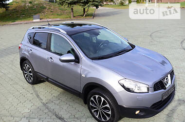 Позашляховик / Кросовер Nissan Qashqai 2010 в 