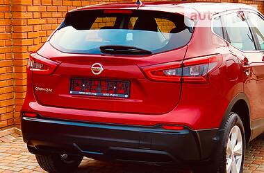 Позашляховик / Кросовер Nissan Qashqai 2018 в 