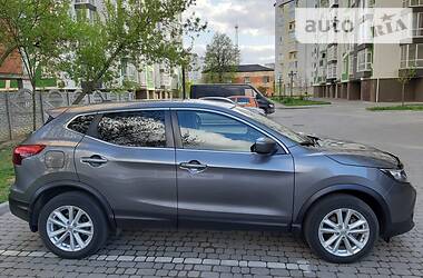 Внедорожник / Кроссовер Nissan Qashqai 2017 в Ивано-Франковске