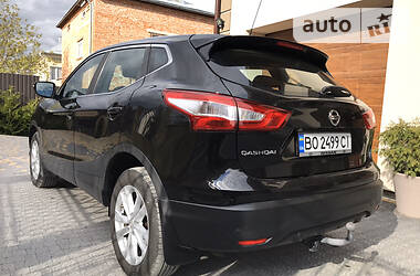 Позашляховик / Кросовер Nissan Qashqai 2015 в 