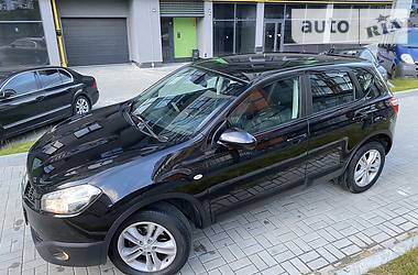 Позашляховик / Кросовер Nissan Qashqai 2010 в 