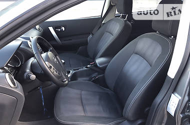 Позашляховик / Кросовер Nissan Qashqai 2013 в 