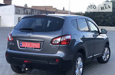 Позашляховик / Кросовер Nissan Qashqai 2013 в 