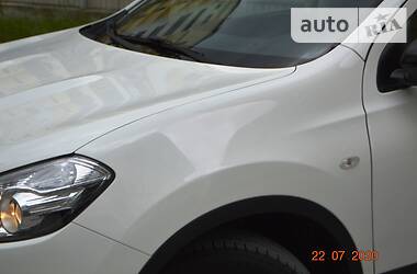 Позашляховик / Кросовер Nissan Qashqai 2014 в 