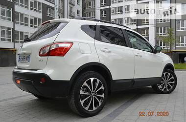 Позашляховик / Кросовер Nissan Qashqai 2014 в 