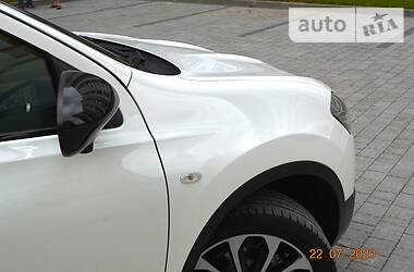 Позашляховик / Кросовер Nissan Qashqai 2014 в 