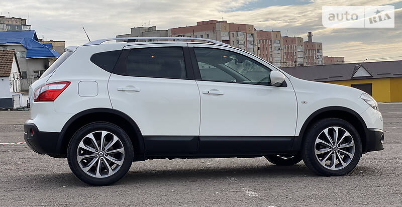 Внедорожник / Кроссовер Nissan Qashqai 2012 в Ровно