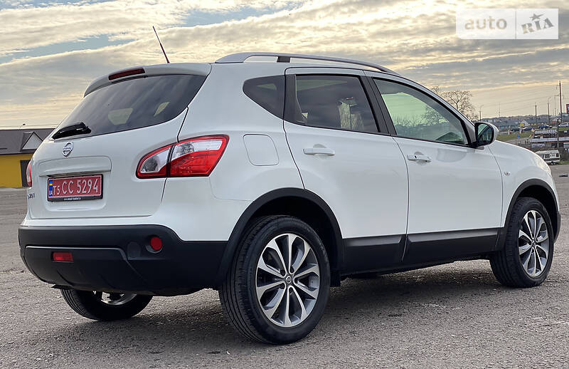 Внедорожник / Кроссовер Nissan Qashqai 2012 в Ровно