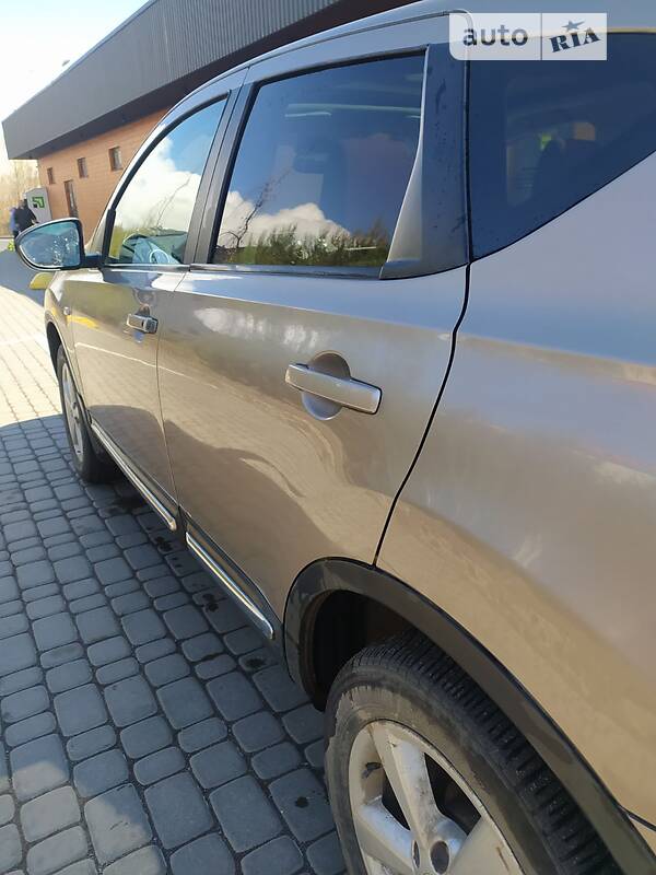 Минивэн Nissan Qashqai 2008 в Литине