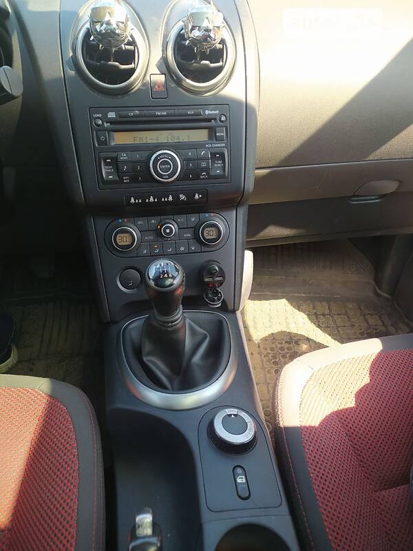 Минивэн Nissan Qashqai 2008 в Литине