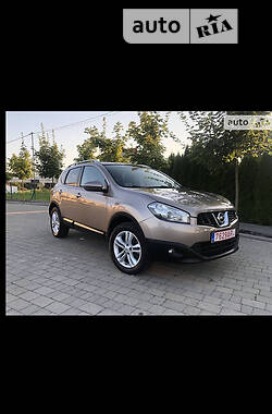 Позашляховик / Кросовер Nissan Qashqai 2010 в Львові