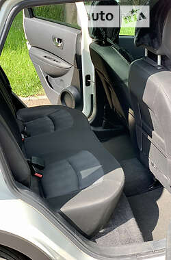 Позашляховик / Кросовер Nissan Qashqai 2011 в 