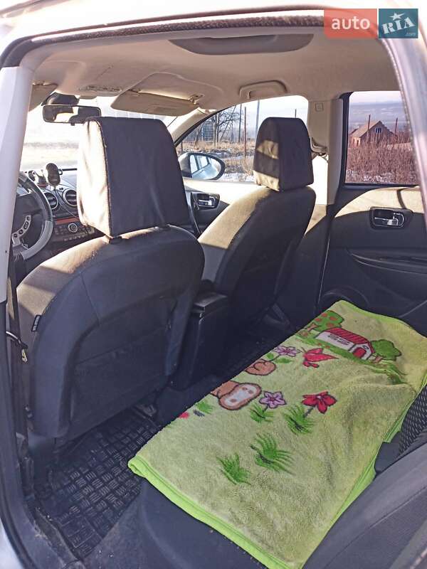 Позашляховик / Кросовер Nissan Qashqai 2008 в Чернівцях