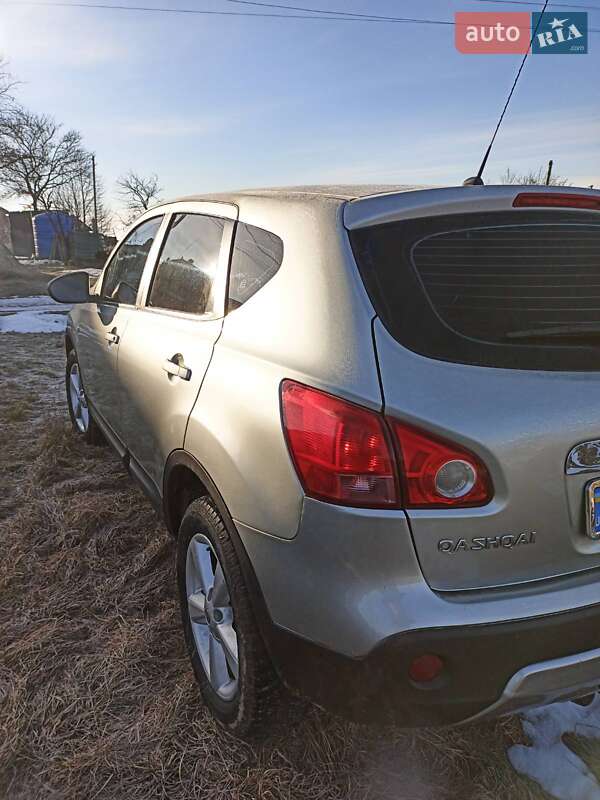 Позашляховик / Кросовер Nissan Qashqai 2008 в Чернівцях
