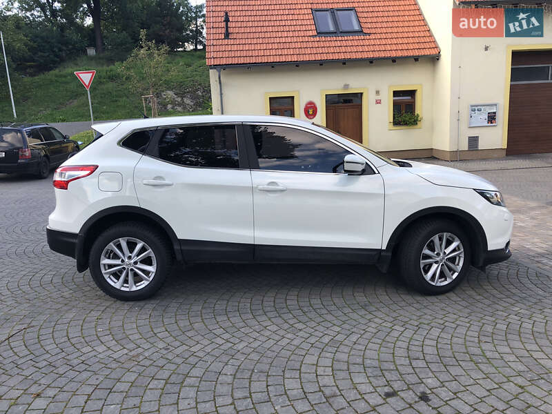 Внедорожник / Кроссовер Nissan Qashqai 2015 в Киеве